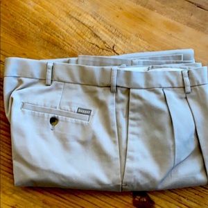 Men’s Haggar Pleated Pants